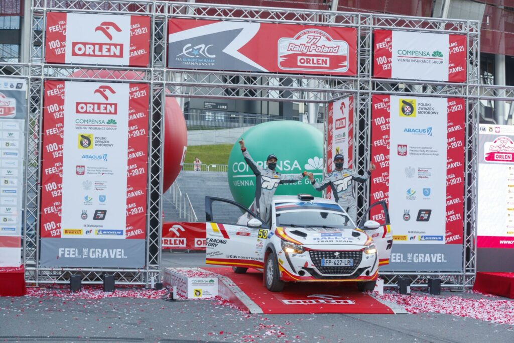 Rallye-team-spain-inicia-erc-2021-subiendo-podio-polonia-con-peugeot-208-rally-Gonzalez-de-Automocion (2)