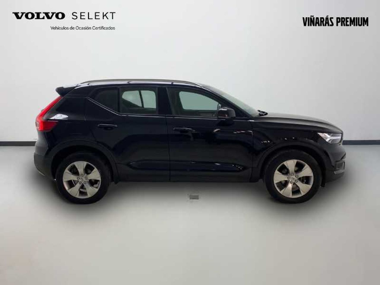 Volvo XC40 Momentum Pro T2 Automático 11