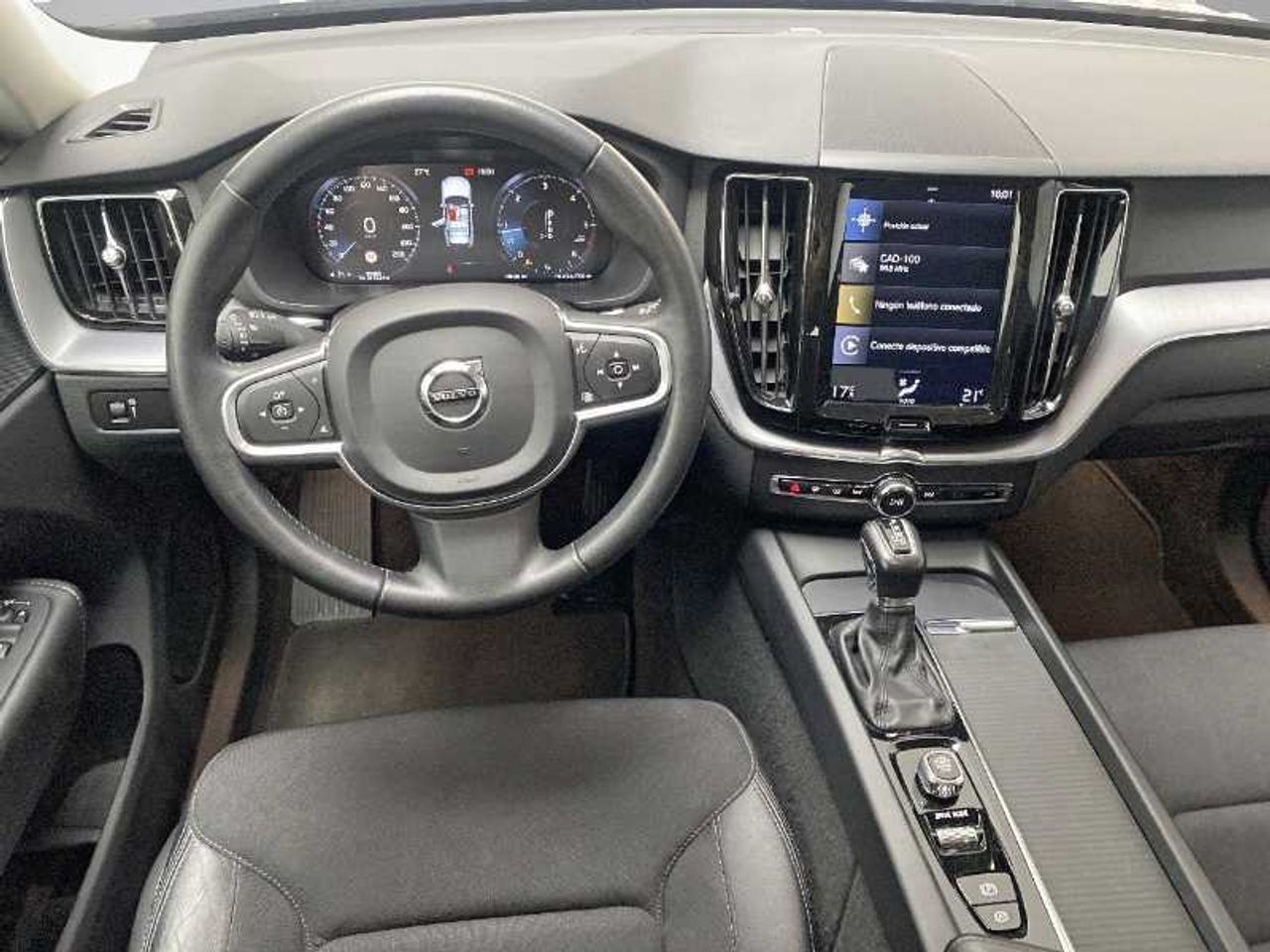 Volvo XC-60 D4 Momentum 190CV Auto 22