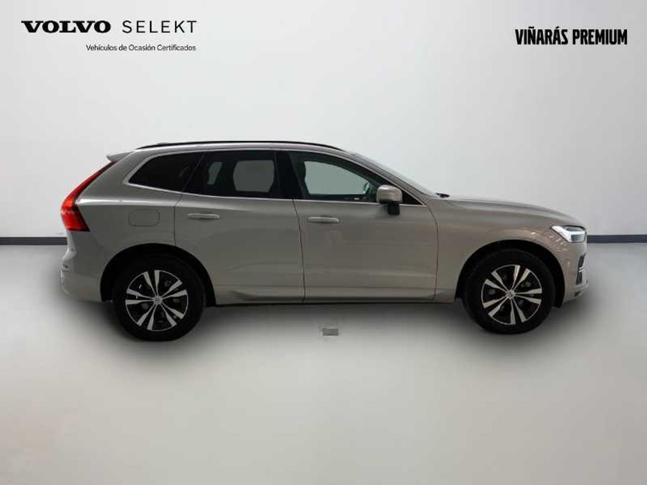 Volvo XC-60 B4 Momentum Pro (diésel) Auto 9