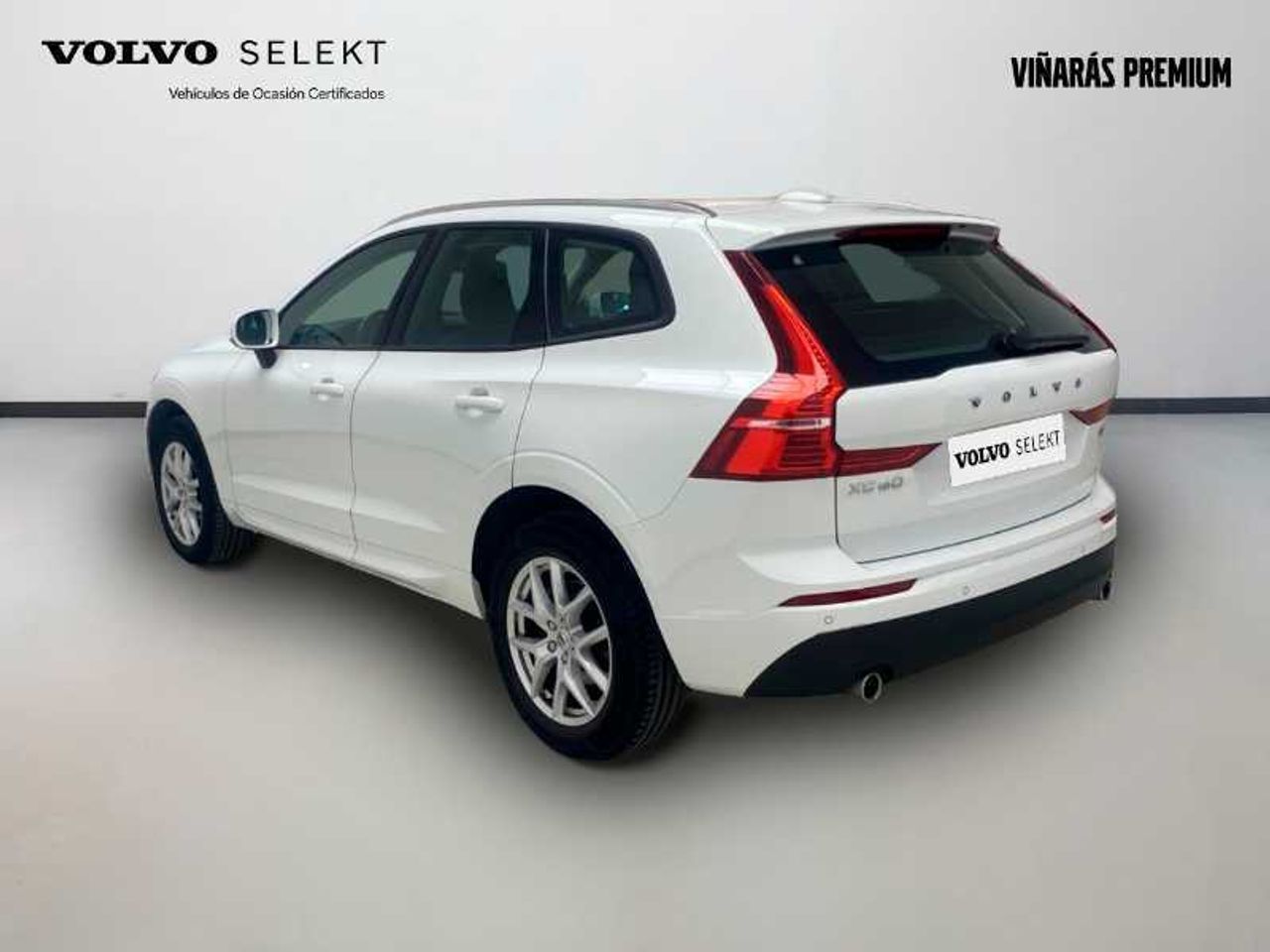 Volvo XC-60 D4 Momentum 190CV Auto 3