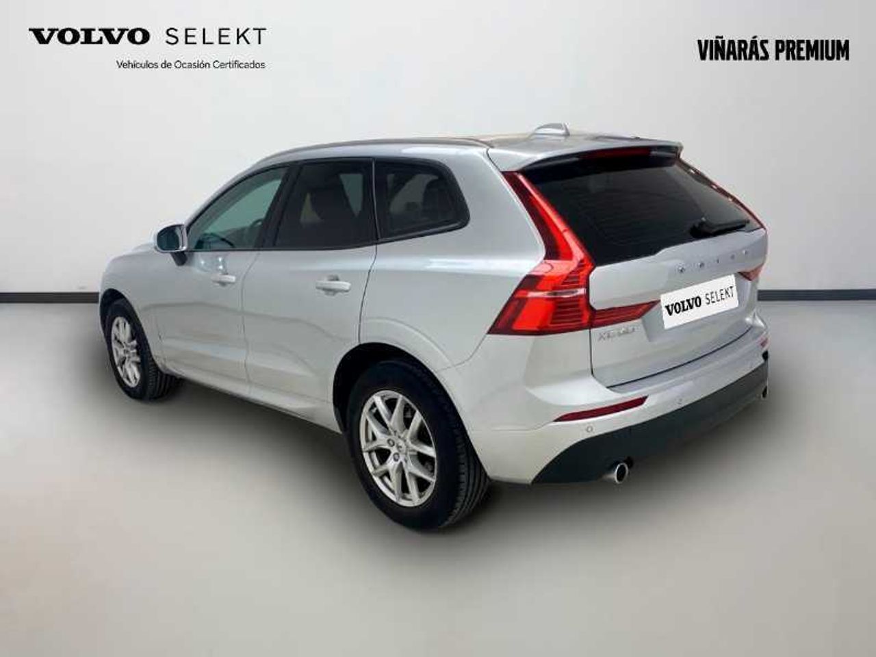 Volvo XC-60 D4 Momentum 190CV Auto 3