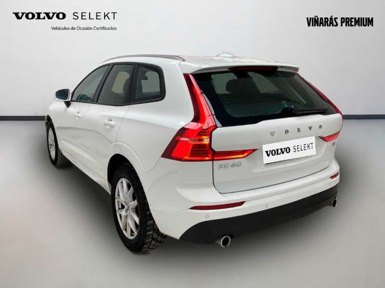 Volvo XC-60 D4 Momentum 190CV Auto 3