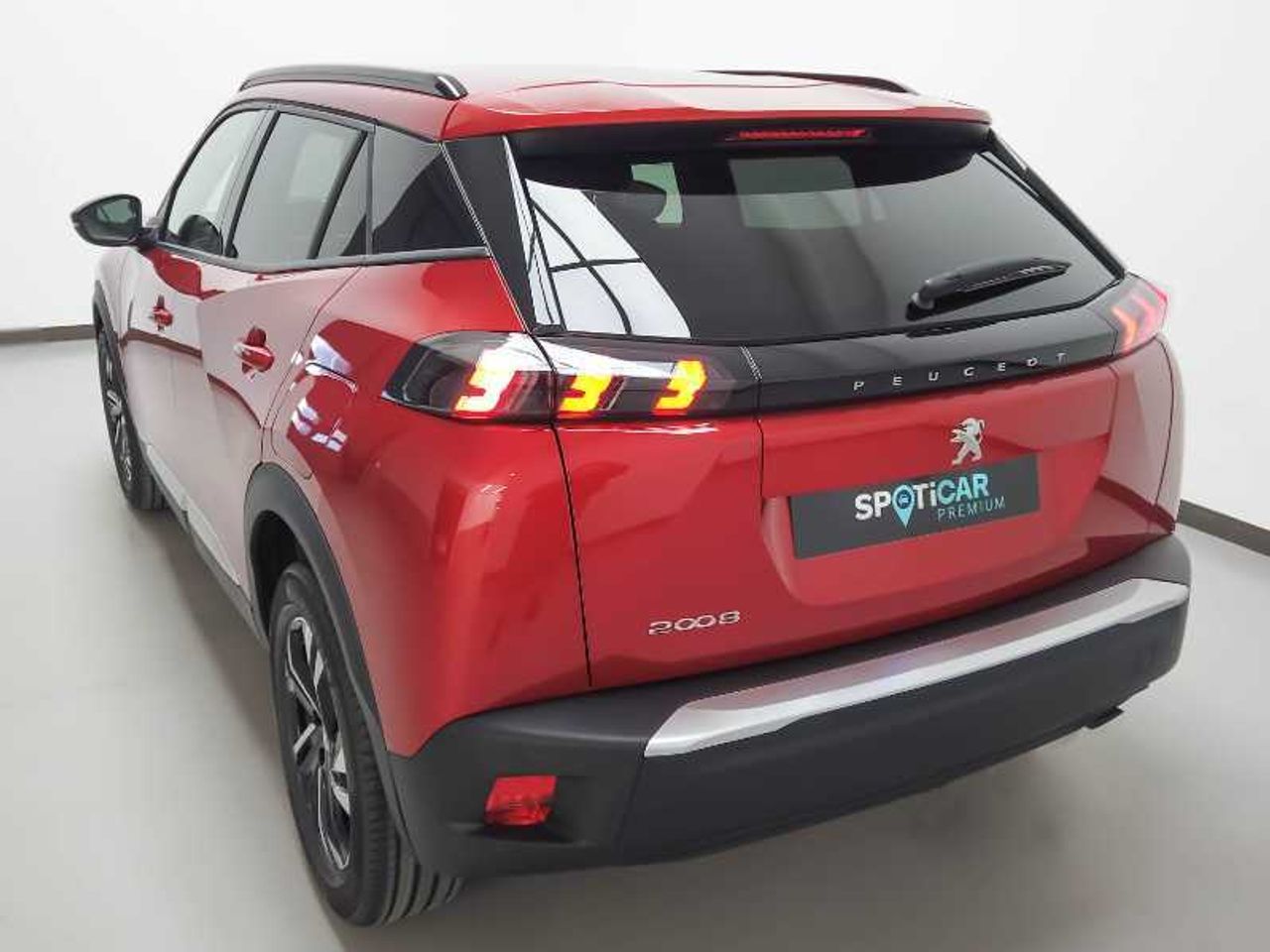 Peugeot 2008 SUV  Allure Pack PureTech 130 S&S EAT8 17