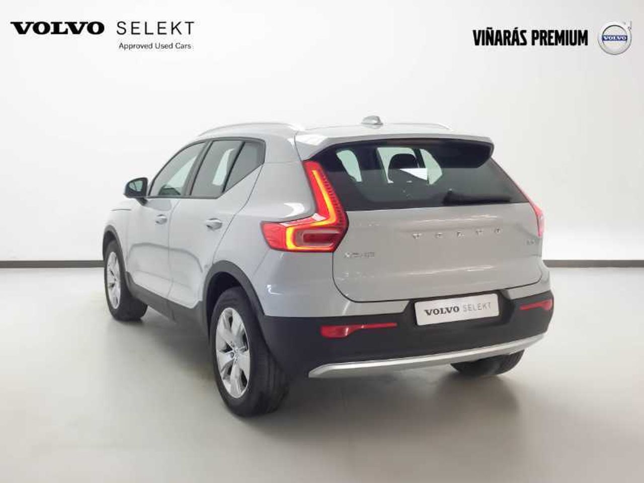 Volvo XC40 T3 Momentum Pro Automático 3