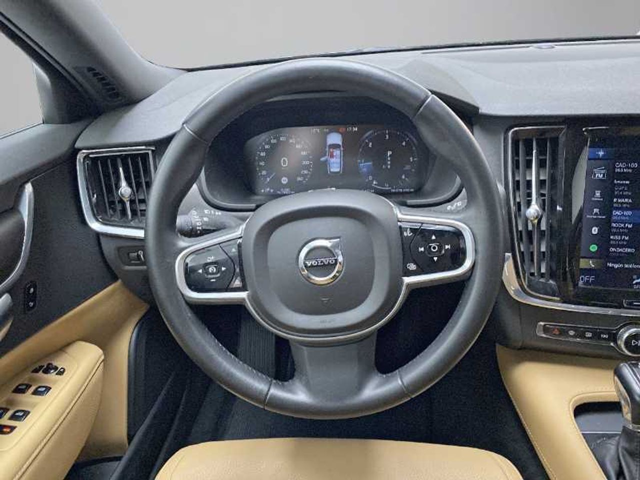 Volvo V90 Cross Country D4 AWD Automático 28