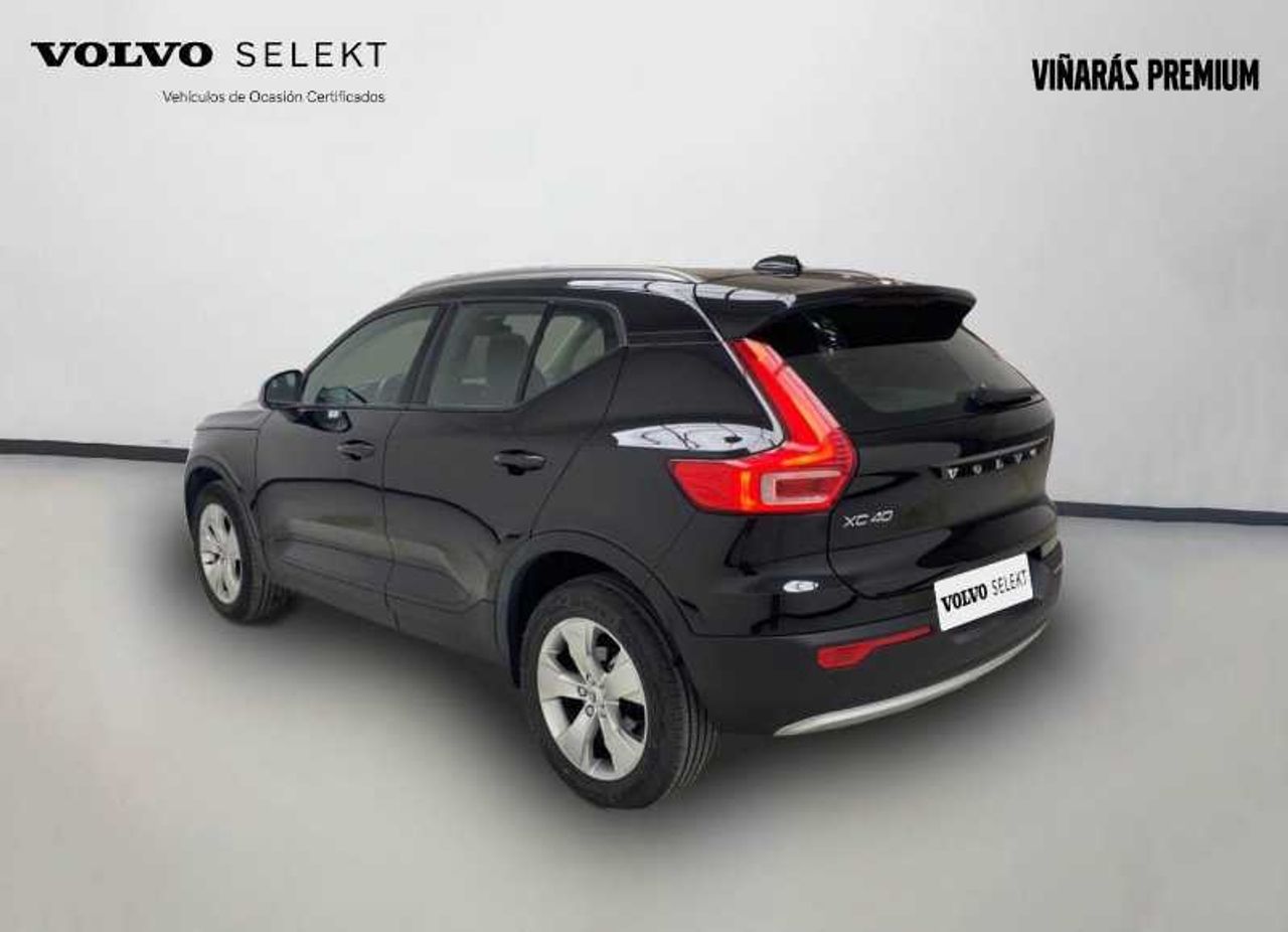 Volvo XC40 Momentum Pro T2 Automático 3