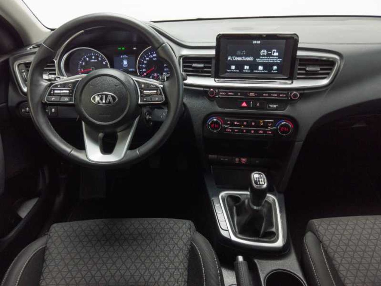 Kia Ceed 1.0 T-GDI 88KW (120CV) Concept 11