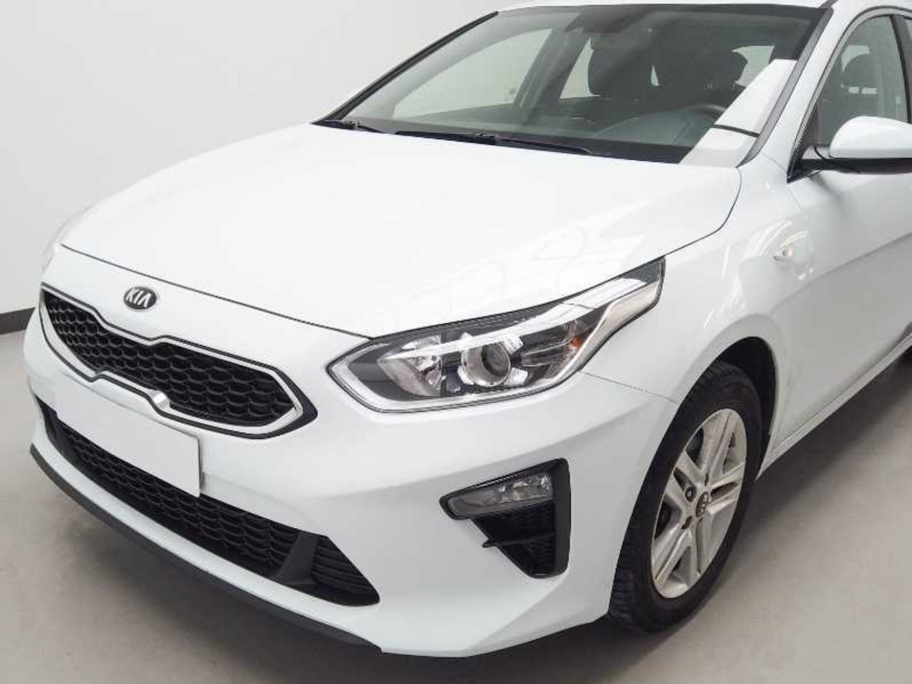 Kia Ceed 1.0 T-GDI 88KW (120CV) Concept 26