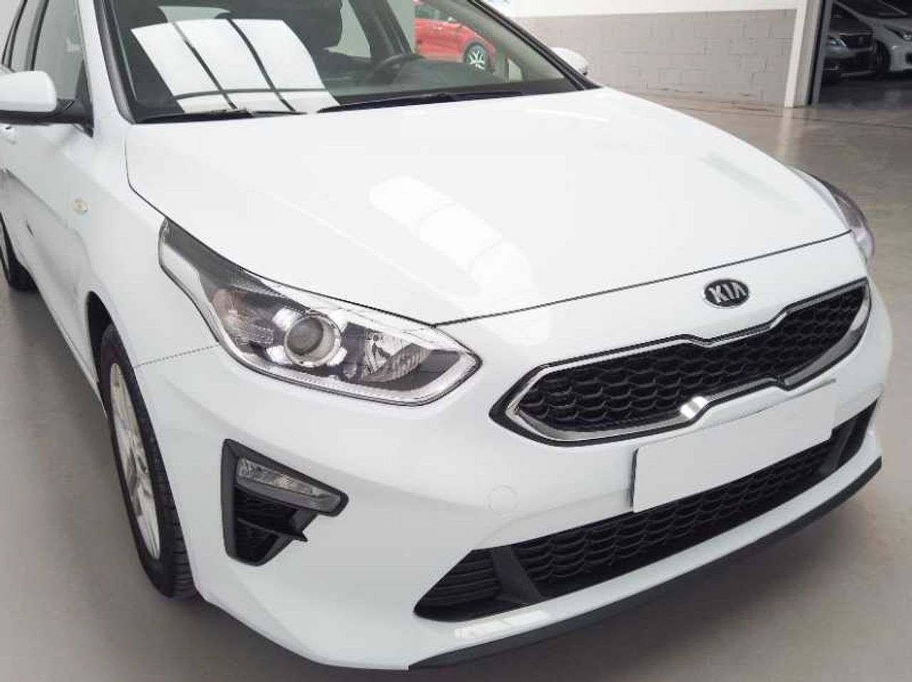 Kia Ceed 1.0 T-GDI 88KW (120CV) Concept 28