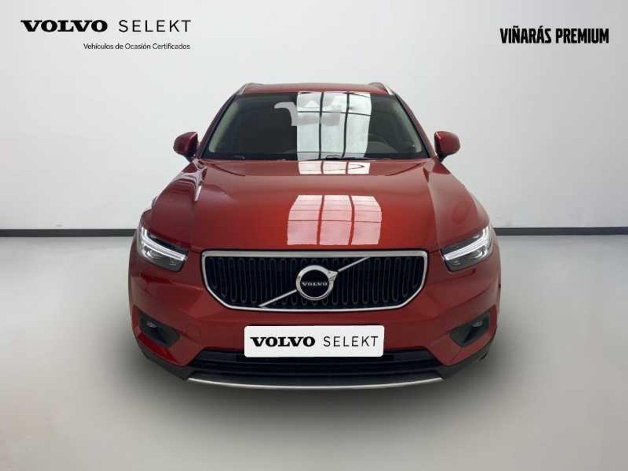 Volvo XC40 D4 Momentum AWD Auto 5