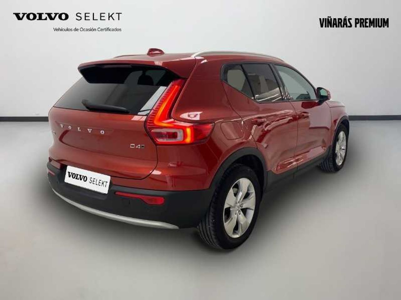 Volvo XC40 D4 Momentum AWD Auto 13