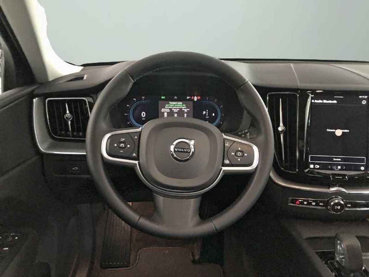 Volvo XC-60 B4 Core Essential (diesel) Automatic 30