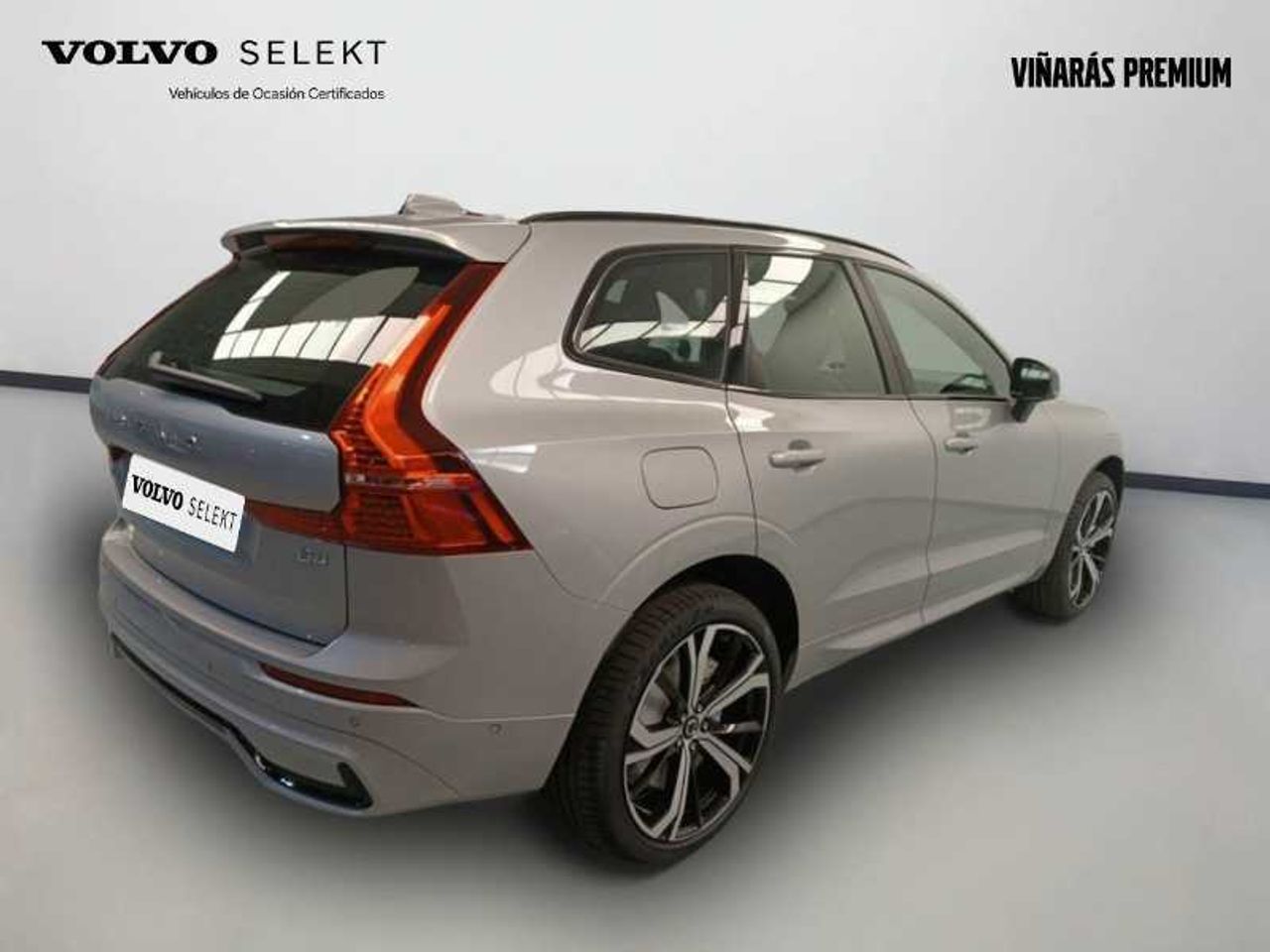 Volvo XC-60 B4 Dark Plus (D) Automatic 11