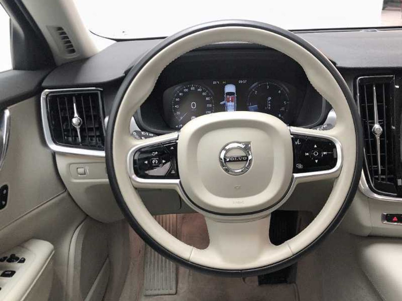 Volvo V90 2.0 D4 BUSINESS PLUS AUTO 30