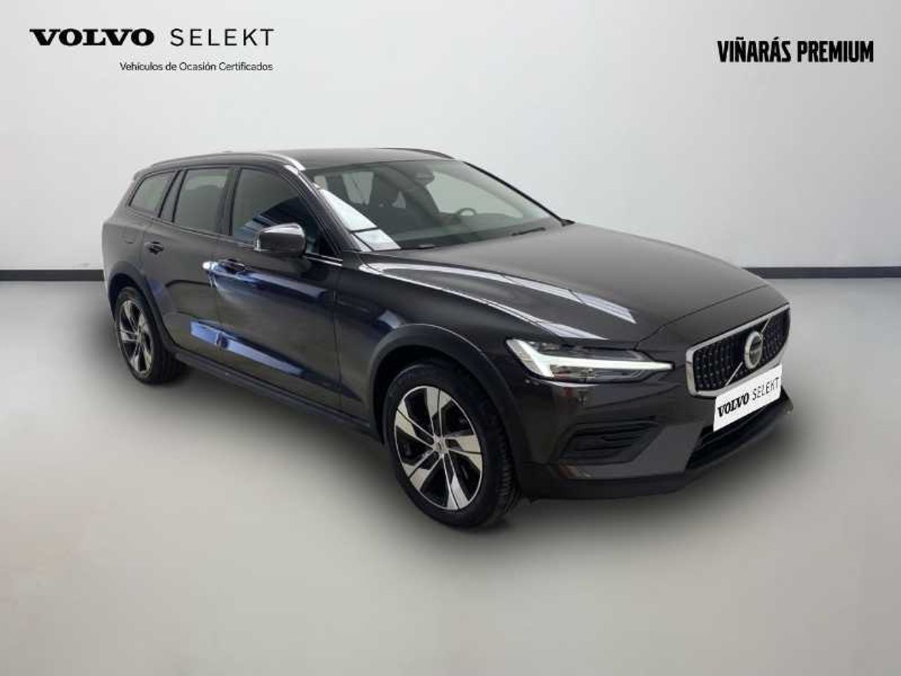 Volvo V60 Cross Country Core B4 (D) AWD Auto 11