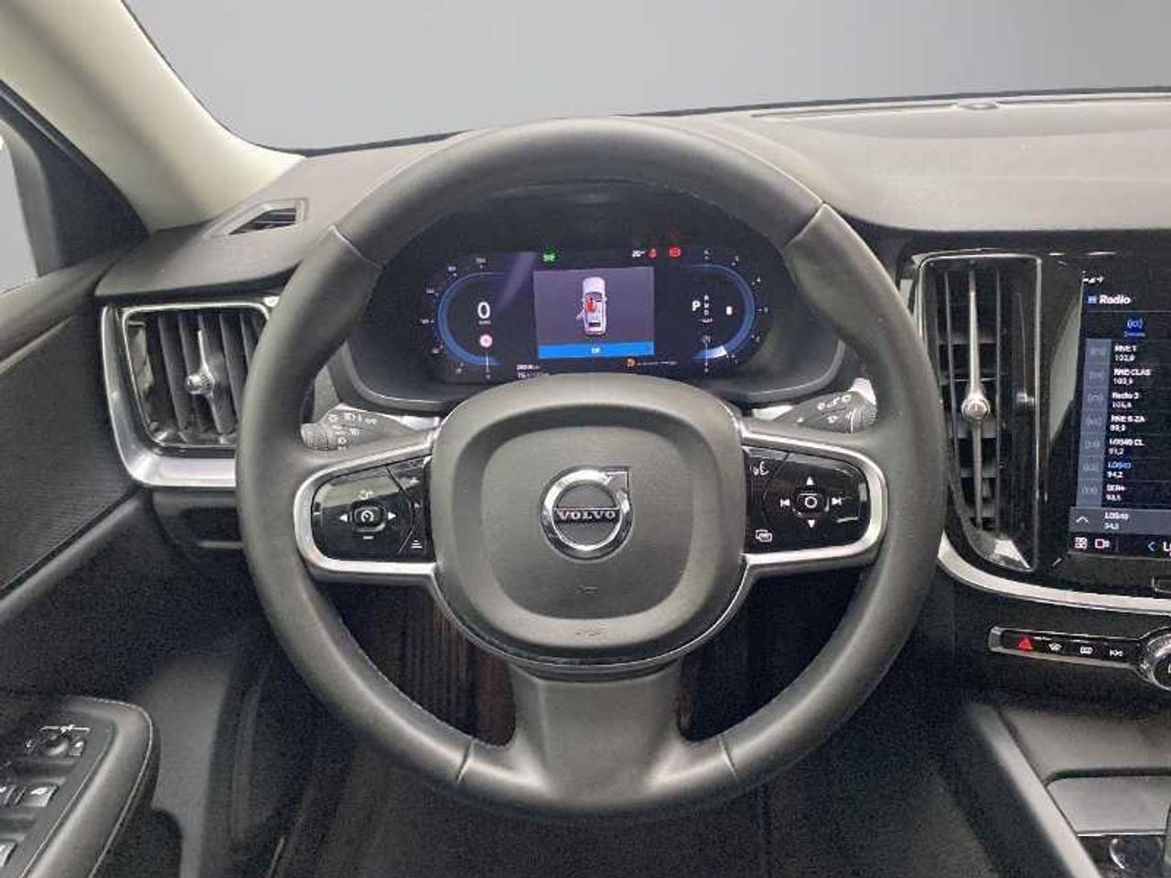 Volvo V60 Cross Country Core B4 (D) AWD Auto 28