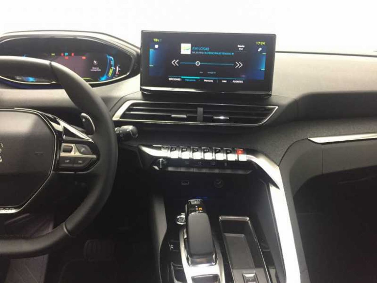 Peugeot 3008 NSUV  Allure Pack HYBRID 225 e-EAT8 17