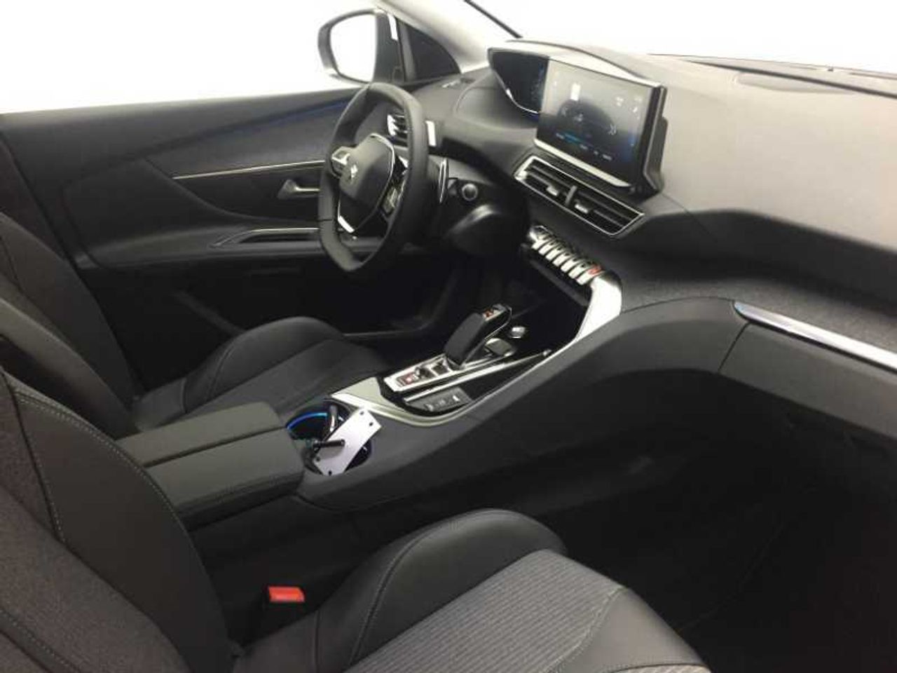 Peugeot 3008 NSUV  Allure Pack HYBRID 225 e-EAT8 22