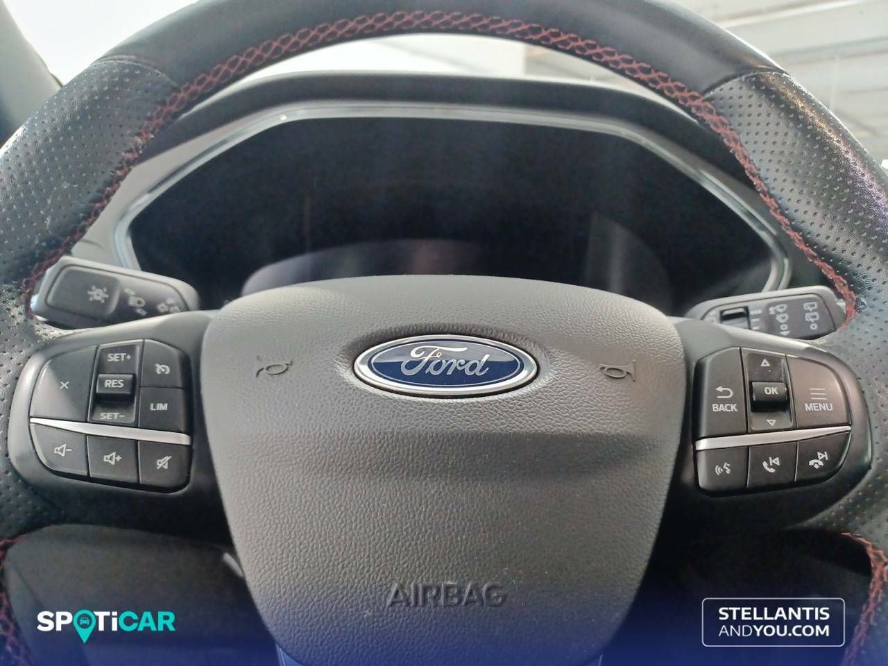 Ford Kuga   1.5T EcoBoost 110kW (150CV) ST-Line 30