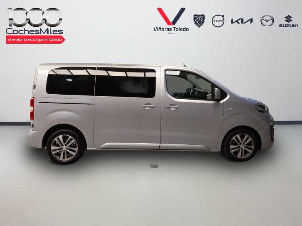 Peugeot Traveller Business BlueHDI 150 cv Standard 3