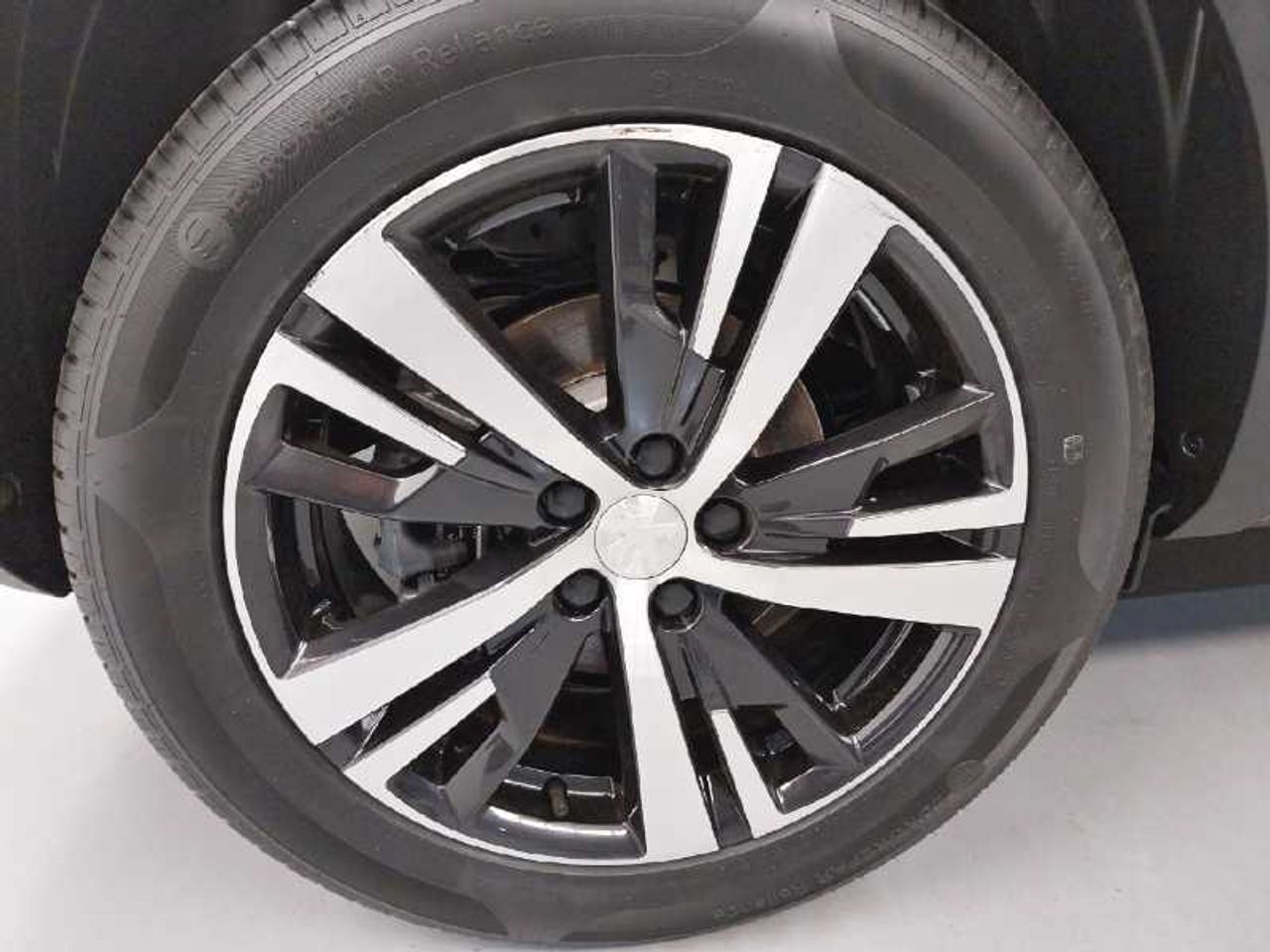Peugeot 3008 SUV  Allure PureTech 130 S&S 6 Vel. MAN. ?6.2 REBU 26