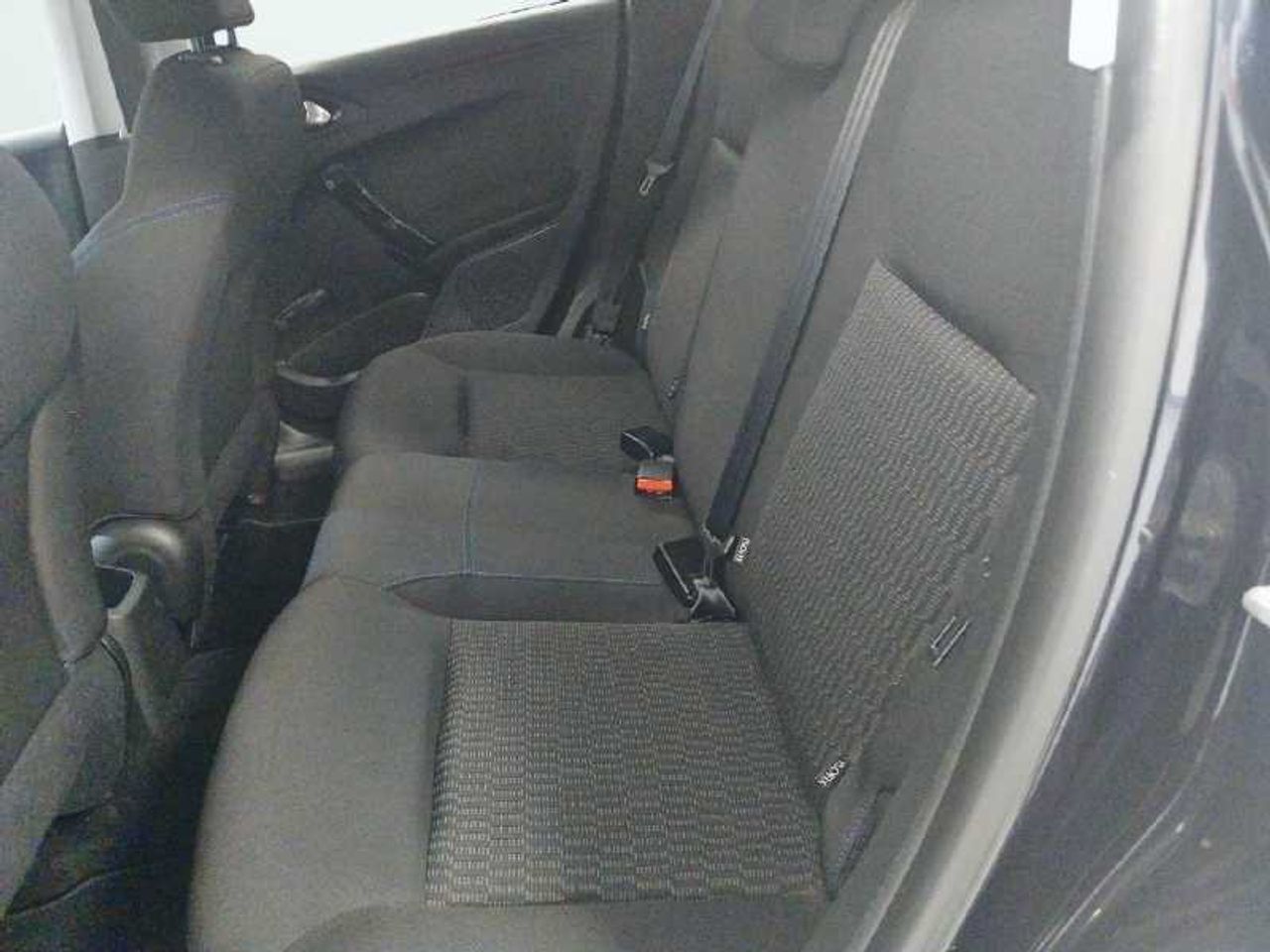 Peugeot 208 5P SIGNATURE BLUEHDI 100 17