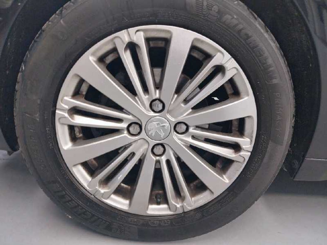 Peugeot 208 5P SIGNATURE BLUEHDI 100 26