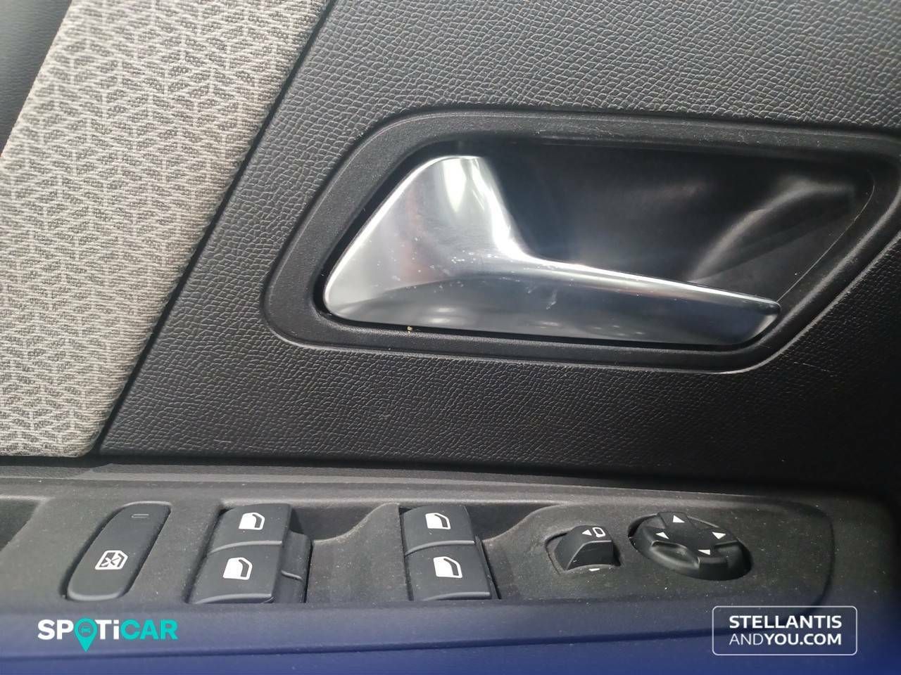 Citroën C4  BlueHDi 130 S&S EAT8 Feel Pack 26