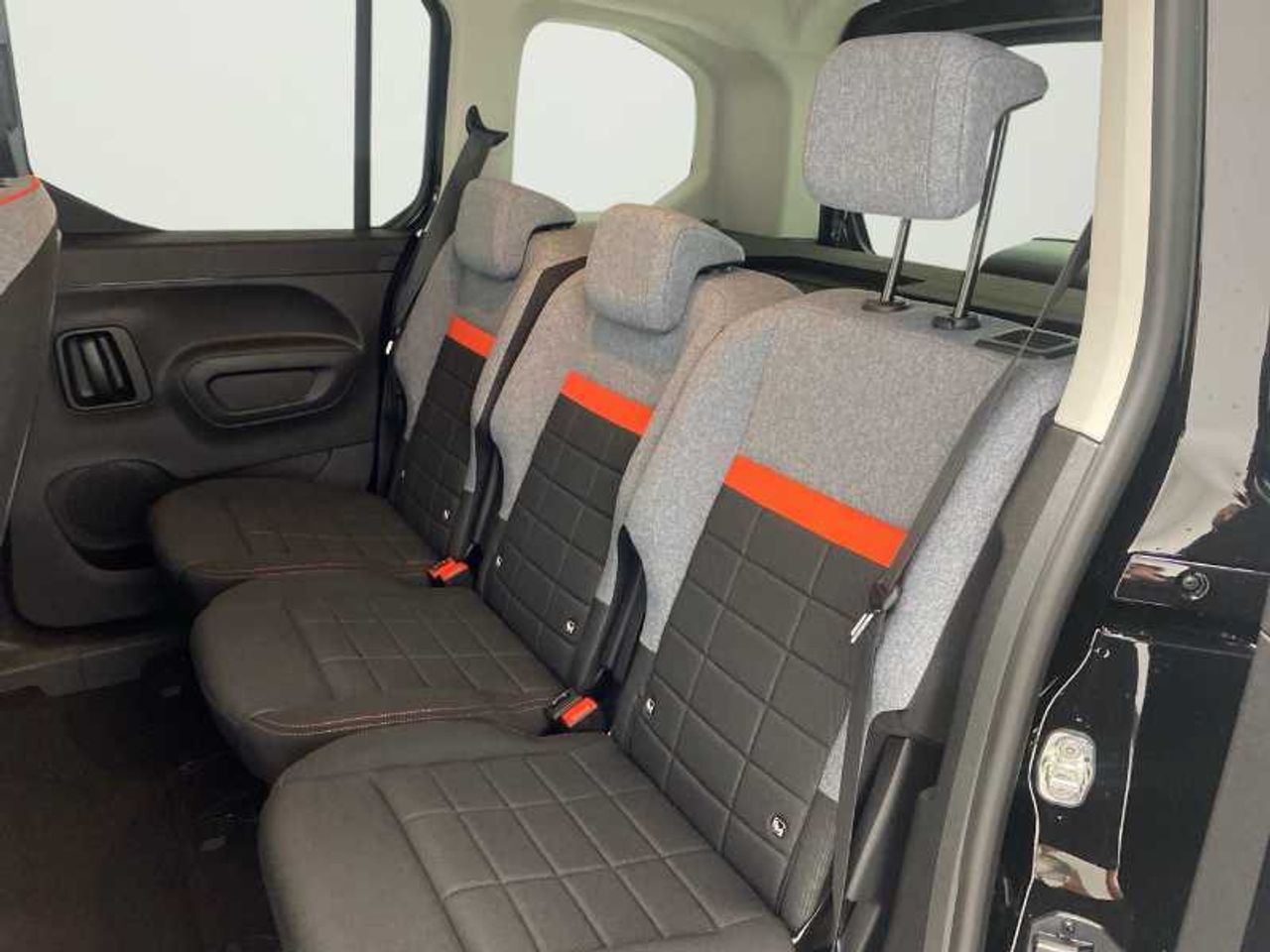 Citroën Berlingo Talla M BlueHDi 130 S&S EAT8 MAX M1 15