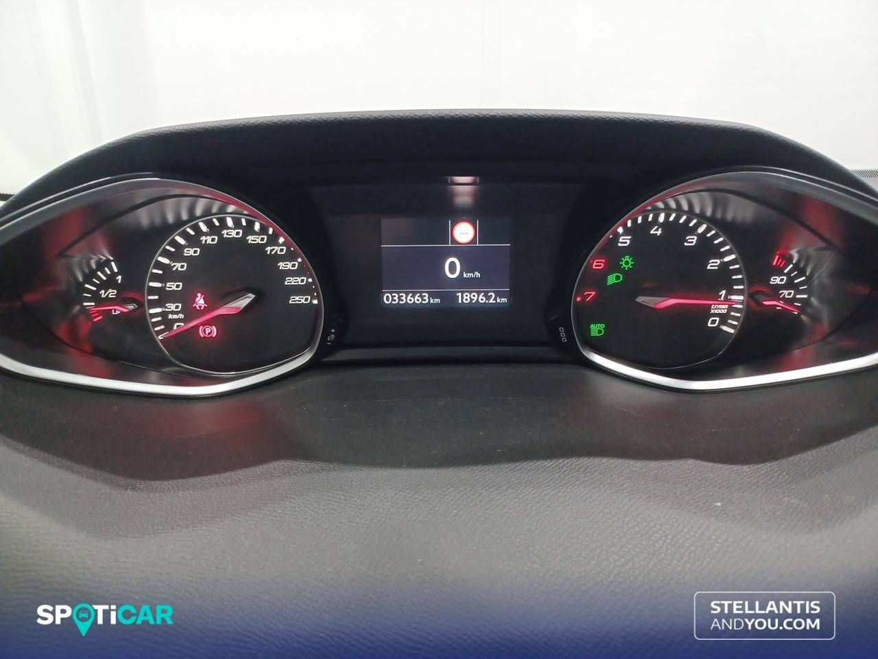 Peugeot 308  5p  1.2 PureTech 96KW (130CV) S&S Allure 26