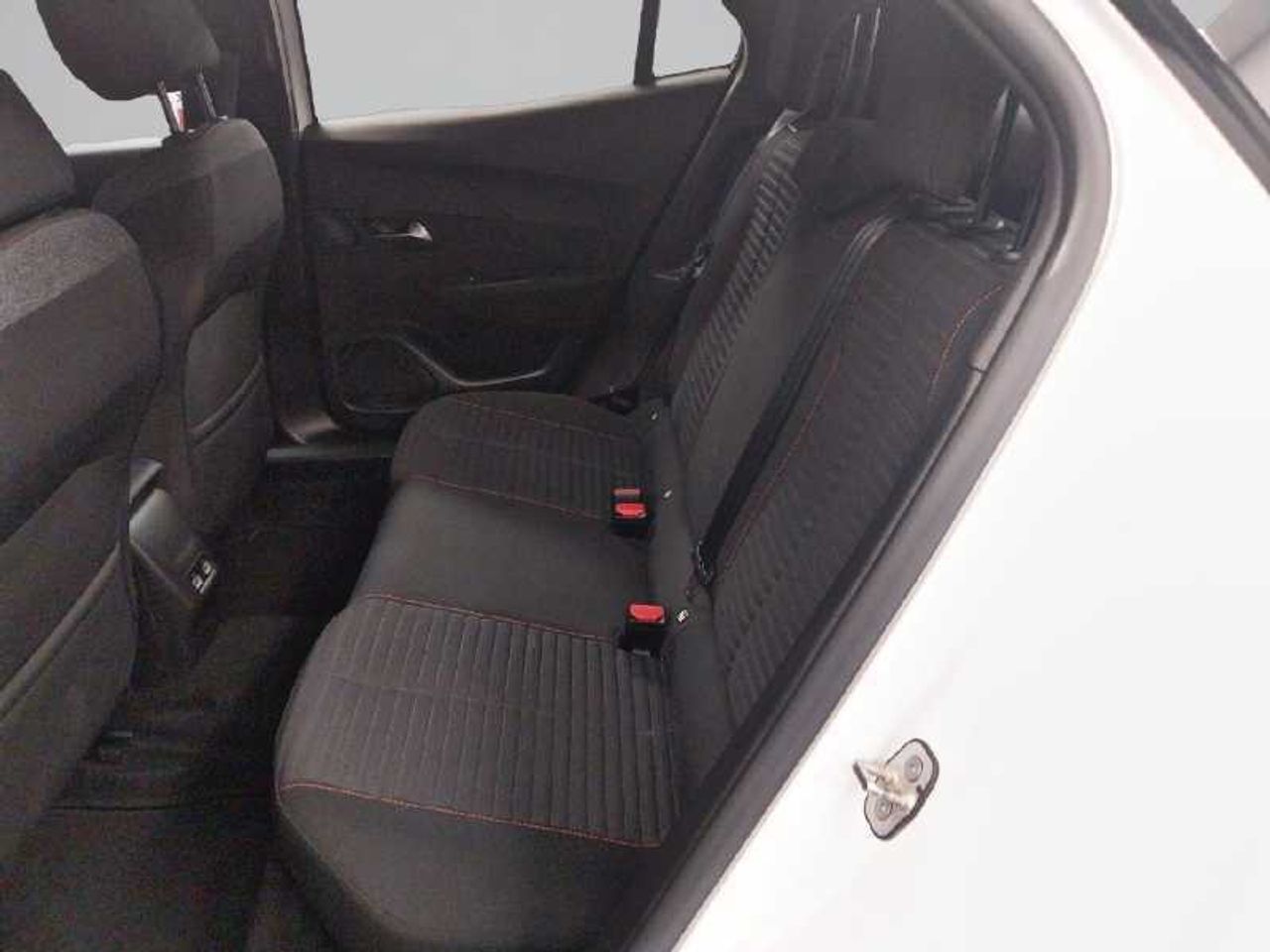 Peugeot 2008 SUV 2008 Active Eléctrico 136 (100 Kw) 17