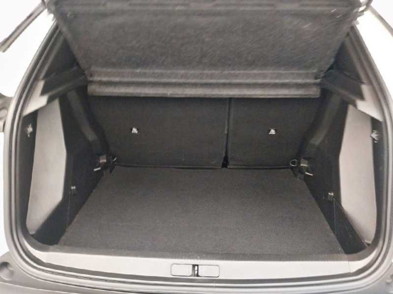 Peugeot 2008 SUV 2008 Active Eléctrico 136 (100 Kw) 18