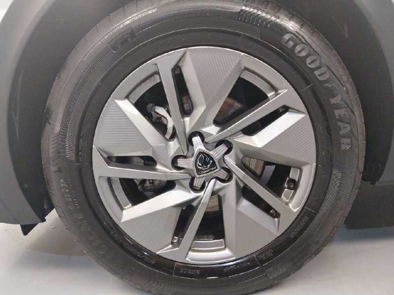 Peugeot 408 Nuevo  Allure HYBRID 136 eDCS6 26