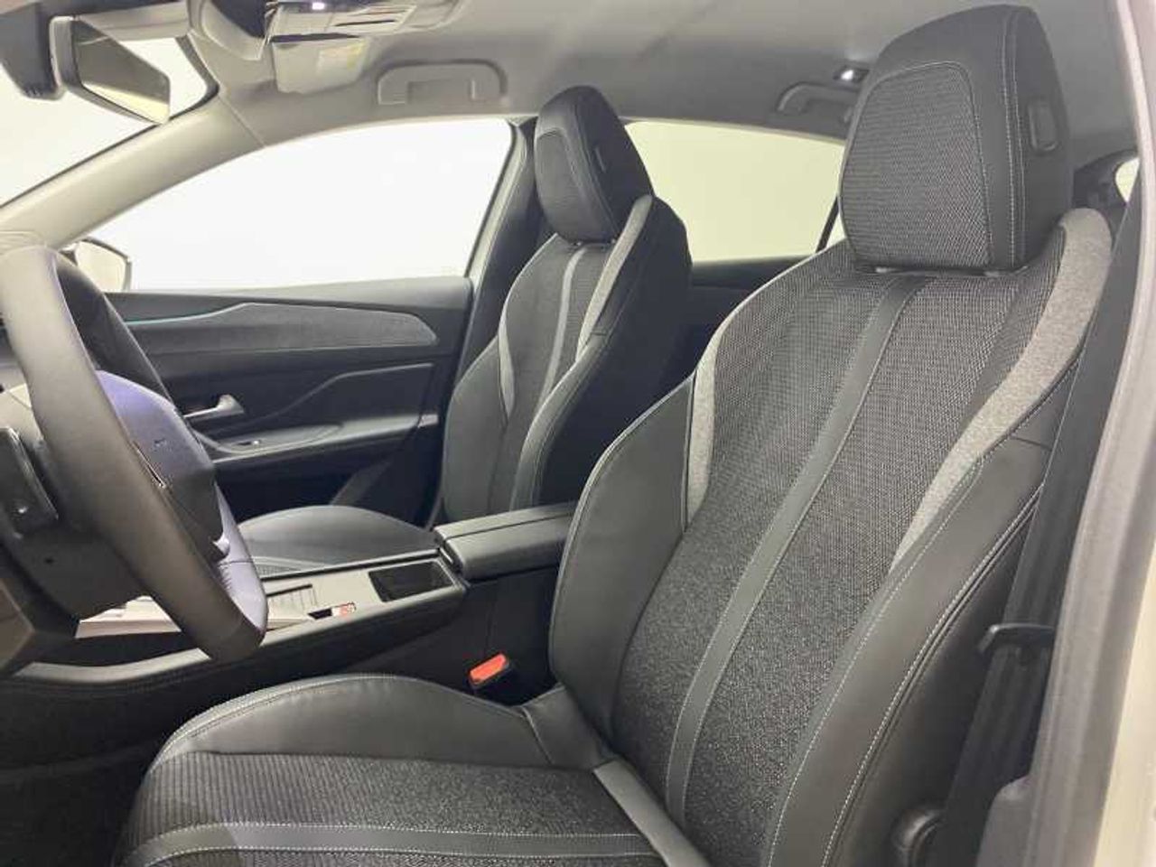 Peugeot 308 Nuevo  5p Allure BlueHDi 130 S&S EAT8 28