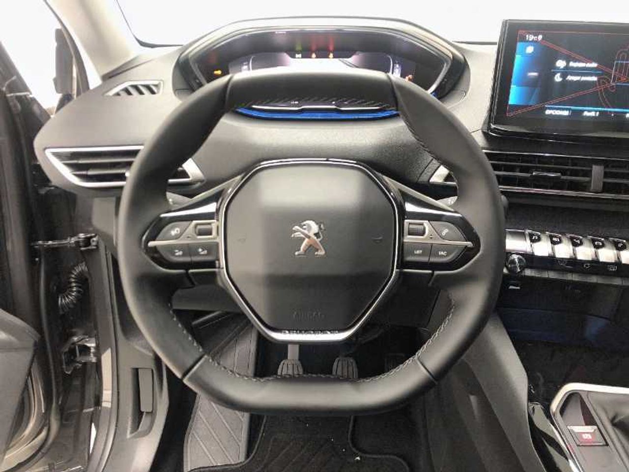 Peugeot 3008 NSUV  Allure Pack Gasolina 130 S&S 6 Vel. MAN 26