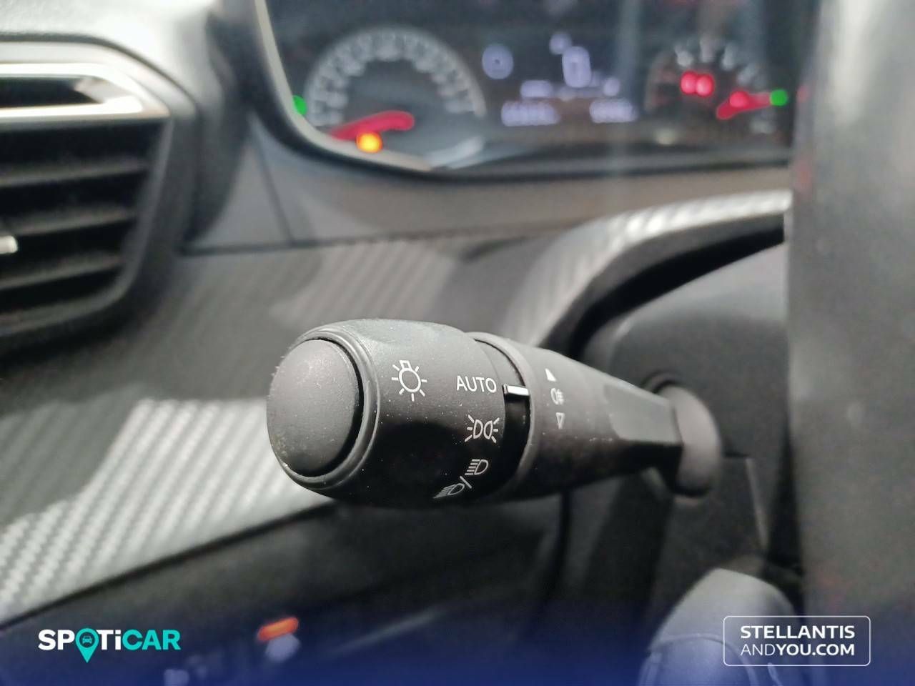Peugeot 208  BlueHDi 73kW (100CV) Active 26