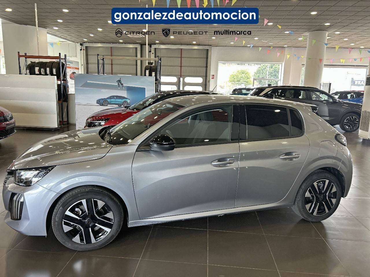 Peugeot 208   Puretech 100 Allure 22