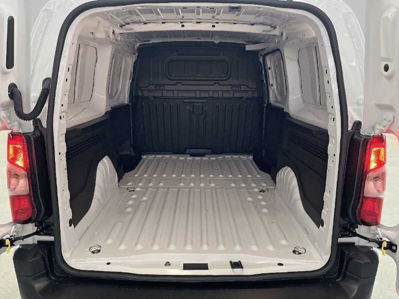 Citroën Berlingo Nuevo  VAN FURGON ESTÁNDAR Talla XL BlueHDi 100 S&S 2 PLAZAS 18