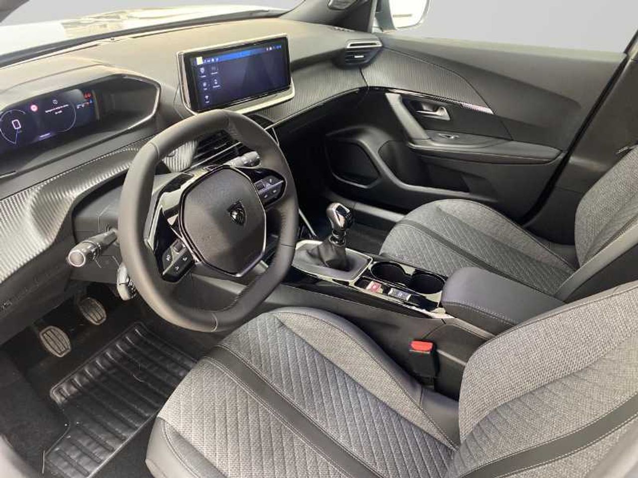 Peugeot 2008 NSUV  Allure Gasolina 100 S&S 6 Vel. MAN 28