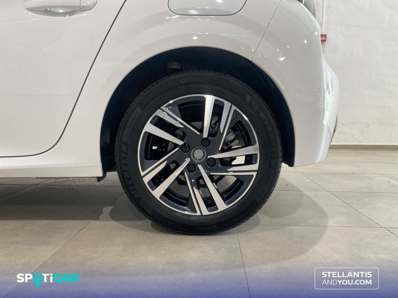 Peugeot 208  PureTech 73kW (100CV) EAT8 Allure Pack 18