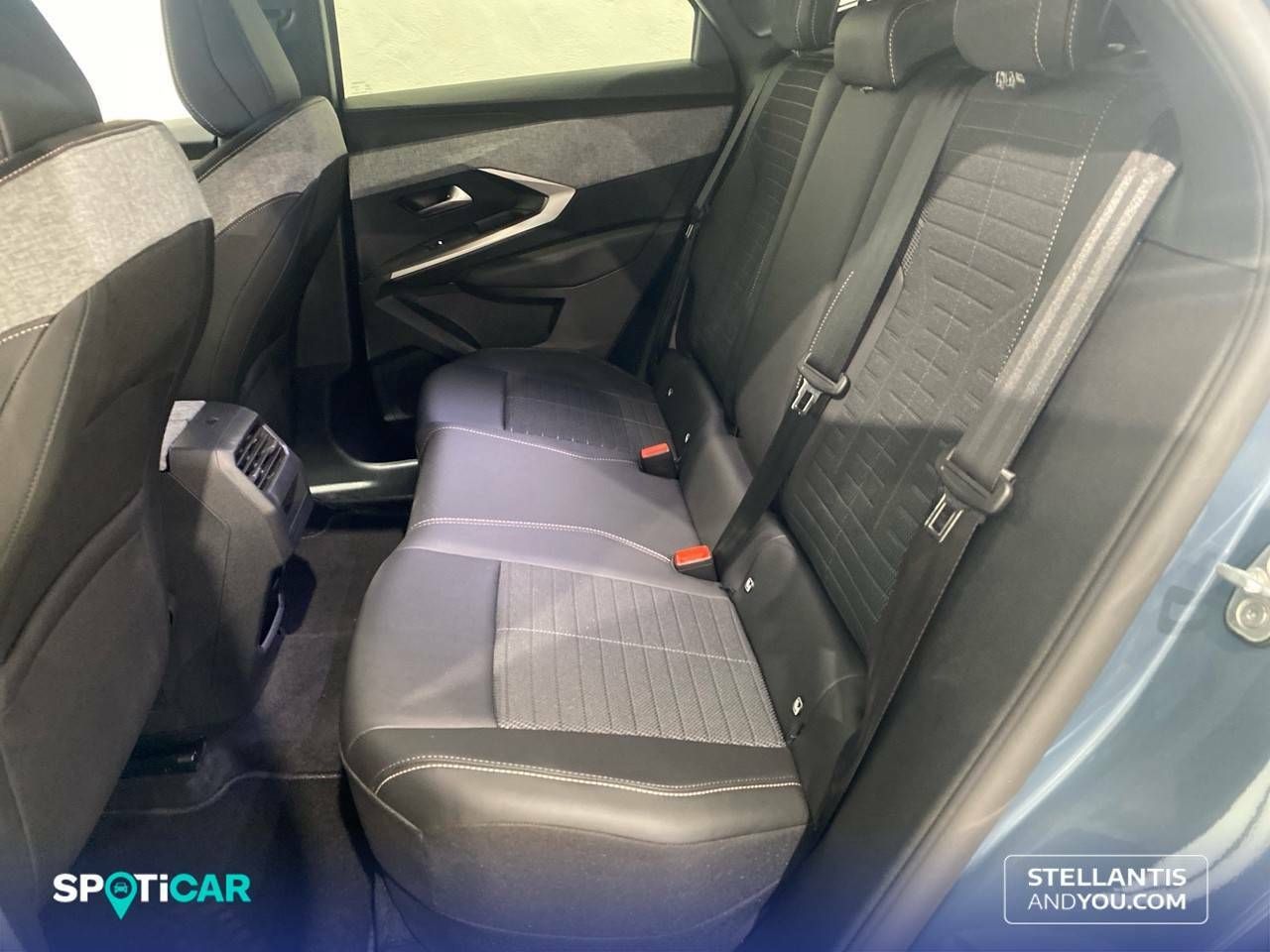 Peugeot 3008  1.2 100KW  eDCS6 Allure 17