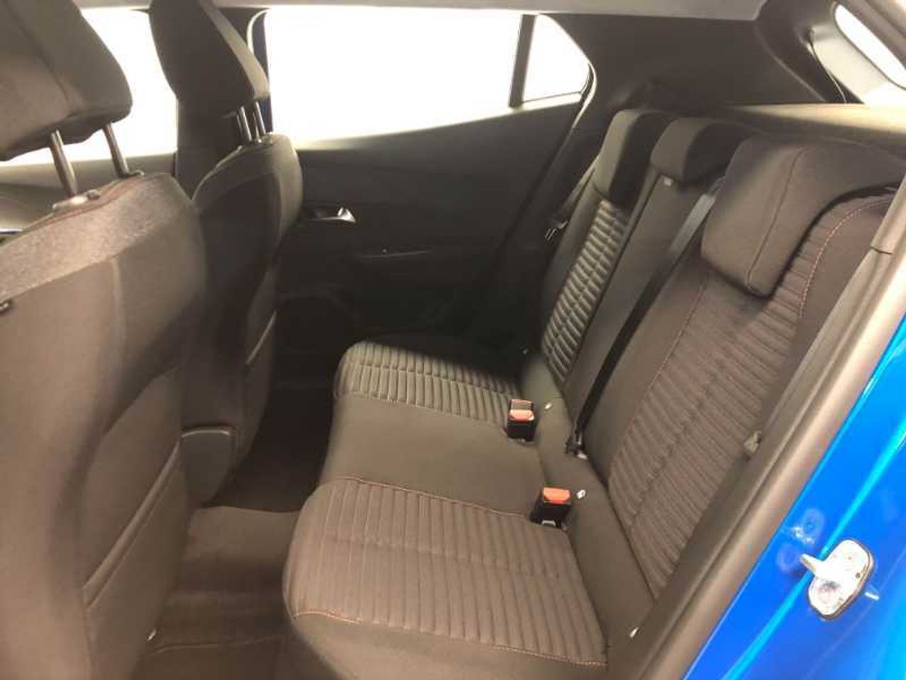 Peugeot 2008 SUV  Active Pack Gasolina 100 S&S 6 Vel. MAN  15