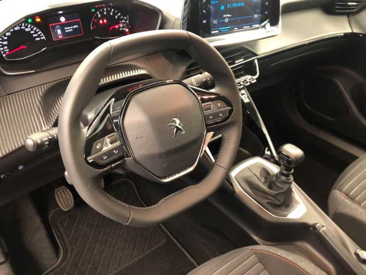 Peugeot 2008 SUV  Active Pack Gasolina 100 S&S 6 Vel. MAN  22