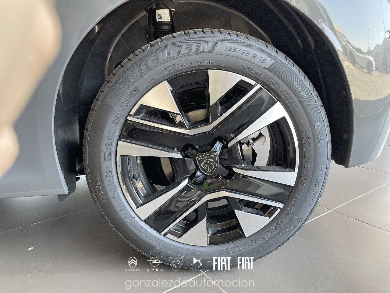 Peugeot 208 ALLURE HYBRID 110 ë-DCS6 18