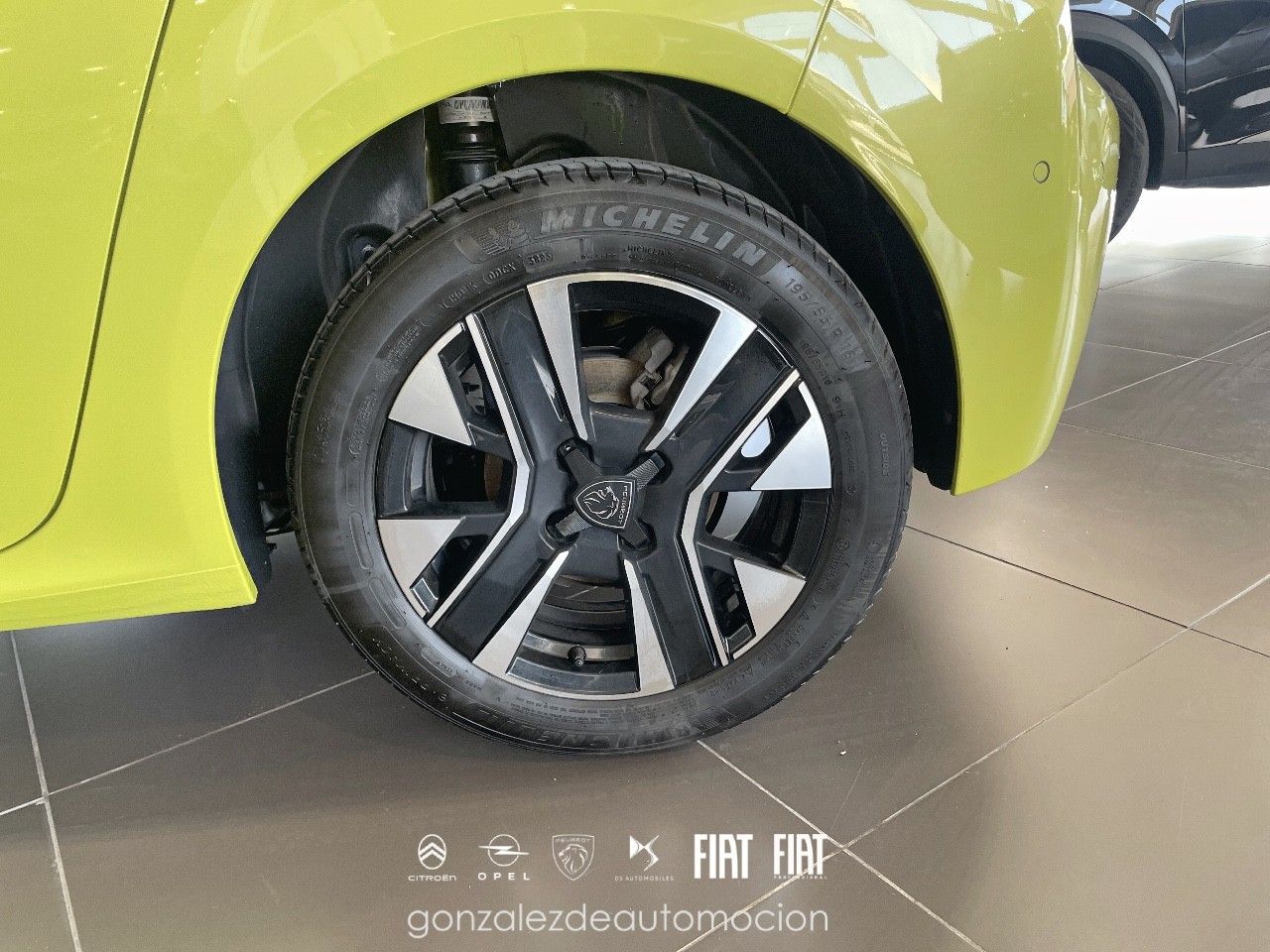 Peugeot 208 ALLURE Puretech 100 18