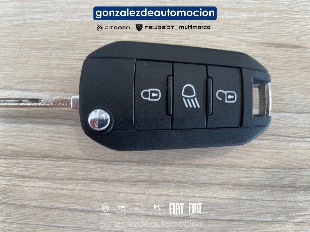 Citroën C4 PLUS Pure Tech 130 Automático 26