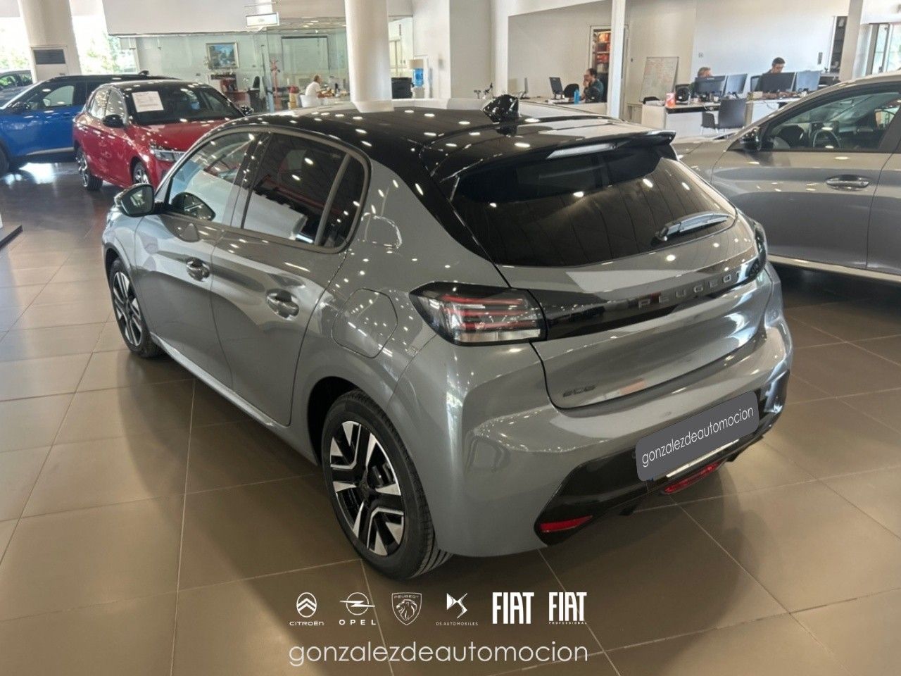 Peugeot 208   Puretech 100 Allure 13