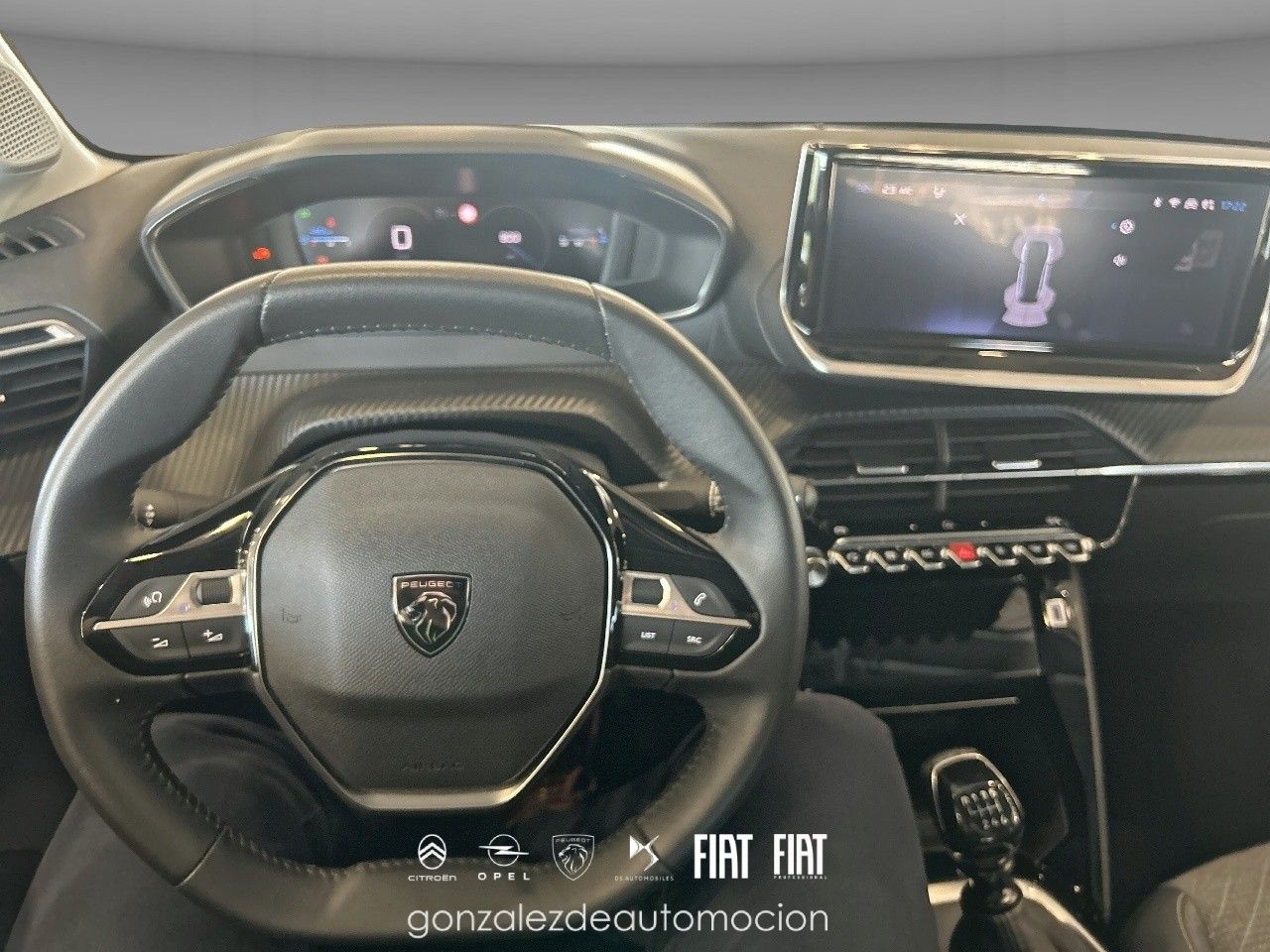 Peugeot 208   Puretech 100 Allure 22