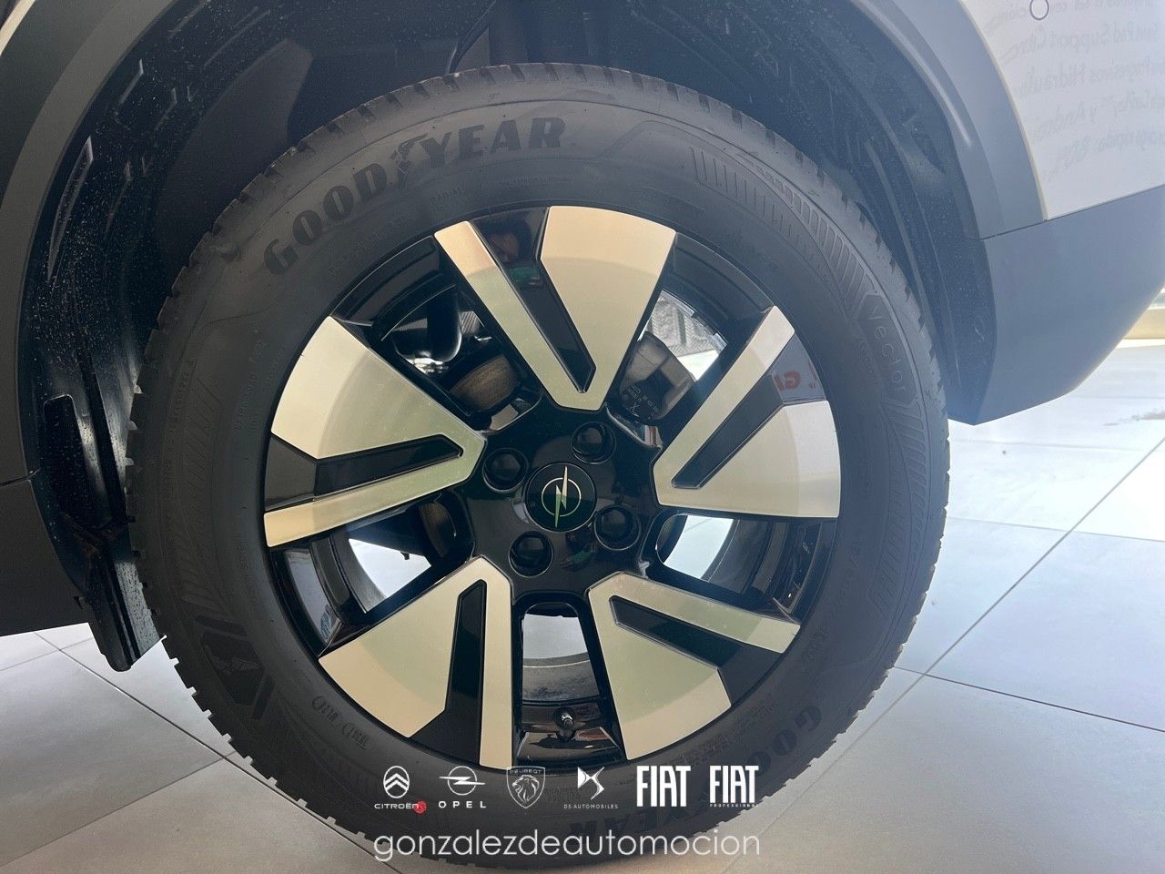 Opel Frontera 1.2T XHT Hybrid eDCT6 107kW GS 18